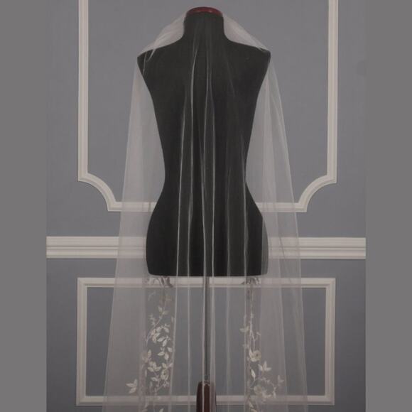 TONI FEDERICI Secret Garden E1-6427 Ivory Knee Length Beaded Crystal Bridal Veil main image 9